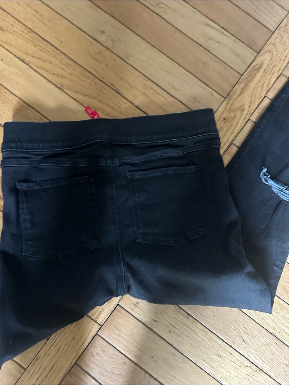 Spanx Women’s Distressed Denim Skinny Pant Black. Sz. Medium. Preowned - Picture 4 of 5